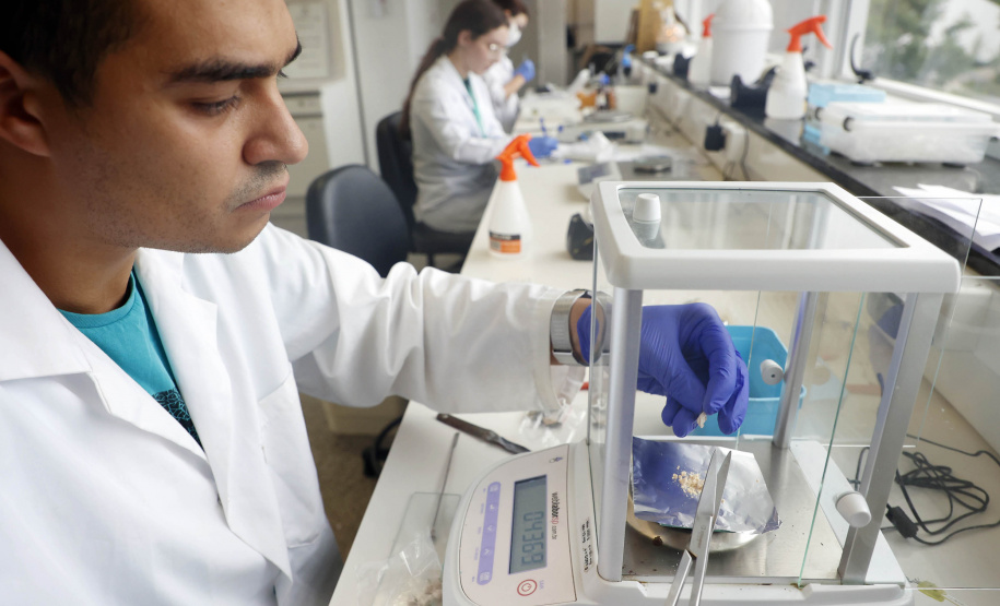 Polícia Científica do Paraná desponta na identificação de novas drogas e inserção de perfis genéticos