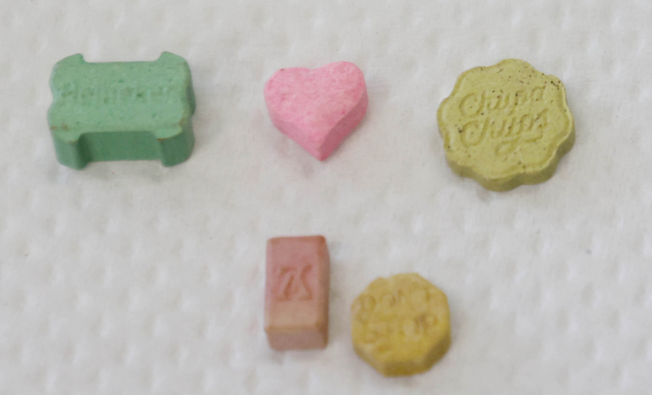 Polícia Científica do Paraná desponta na identificação de novas drogas e inserção de perfis genéticos