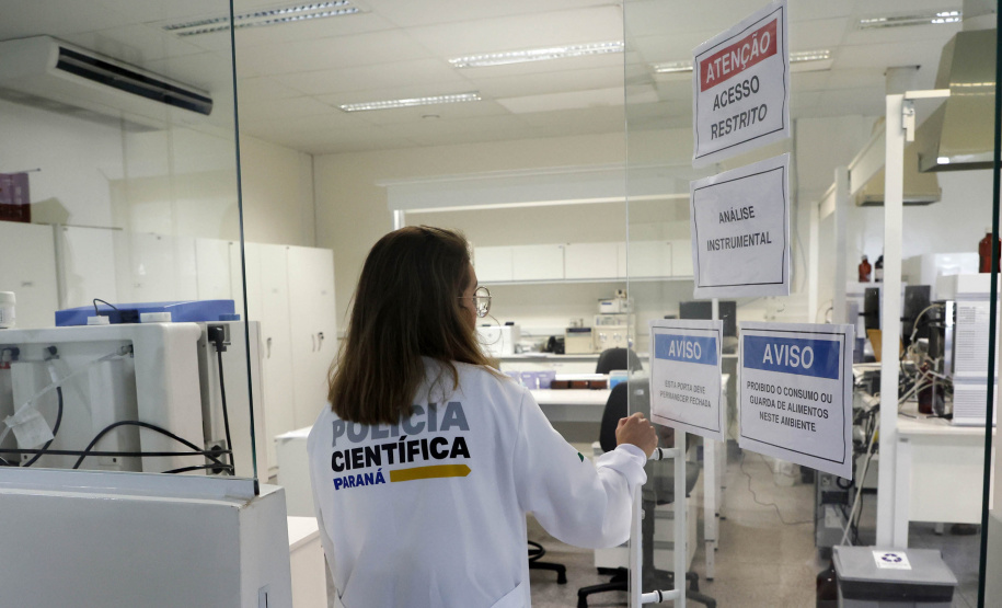 Polícia Científica do Paraná desponta na identificação de novas drogas e inserção de perfis genéticos
