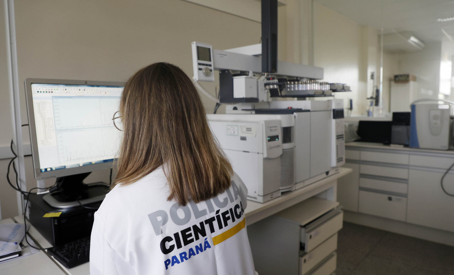 Polícia Científica do Paraná desponta na identificação de novas drogas e inserção de perfis genéticos
