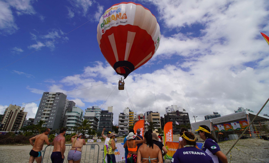 Beleza contemplada do alto: voo de balão estreia no Verão Maior Paraná