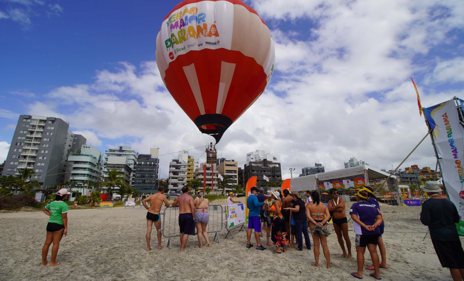 Beleza contemplada do alto: voo de balão estreia no Verão Maior Paraná