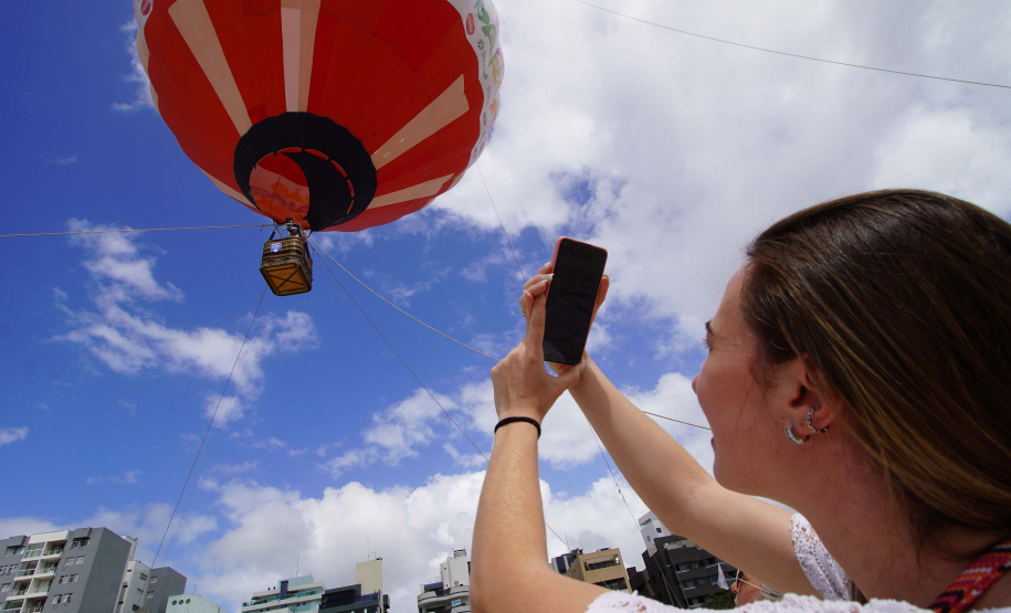 Beleza contemplada do alto: voo de balão estreia no Verão Maior Paraná