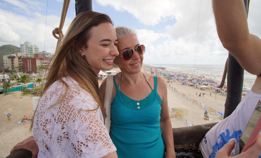 Beleza contemplada do alto: voo de balão estreia no Verão Maior Paraná