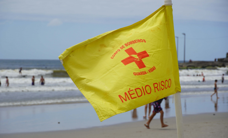 Bombeiros realizam 66,7 mil ações preventivas junto aos veranista