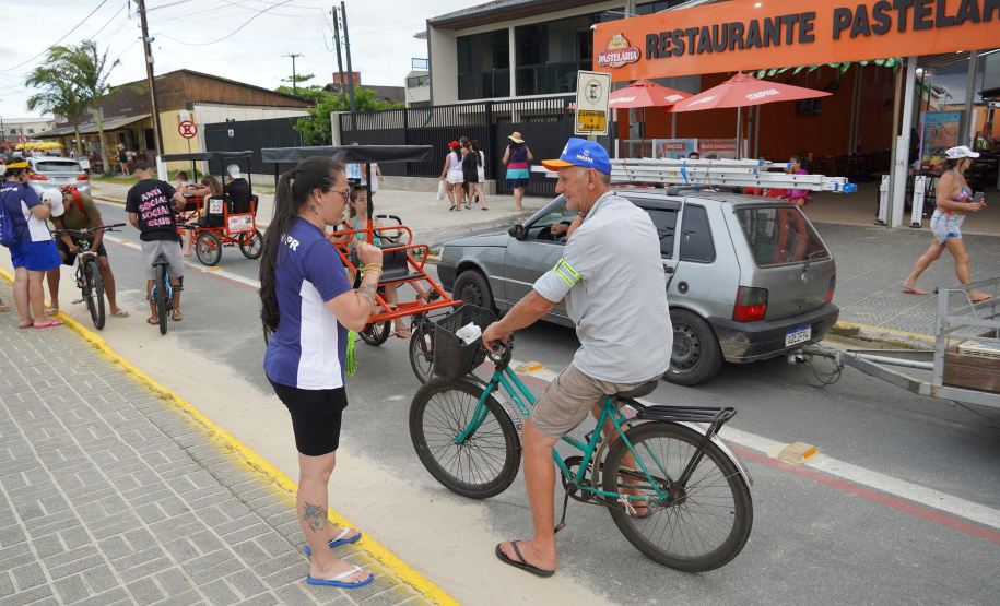 Com brincadeiras e blitz educativas, Detran-PR reforça cuidados no trânsito no Litoral
