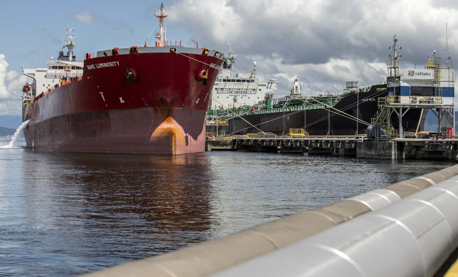 Comunidade portuária do Paraná alcança novo recorde histórico de movimentação