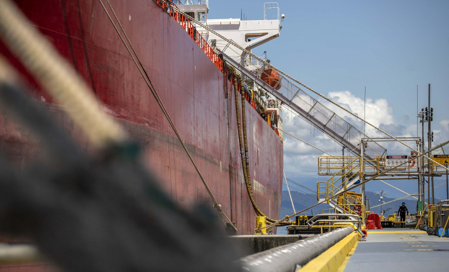 Comunidade portuária do Paraná alcança novo recorde histórico de movimentação