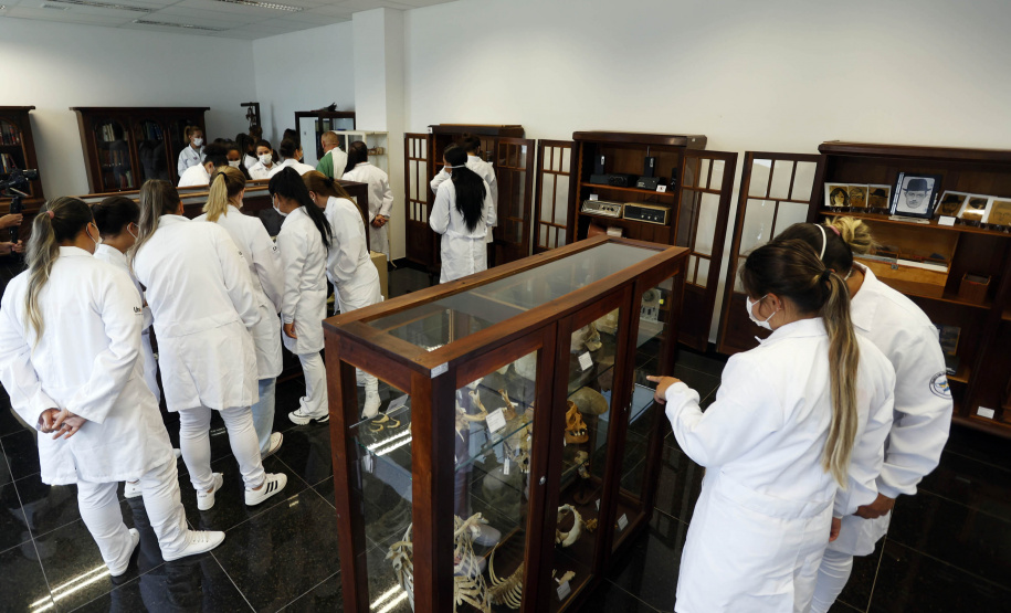 Polícia Científica do Paraná desponta na identificação de novas drogas e inserção de perfis genéticos