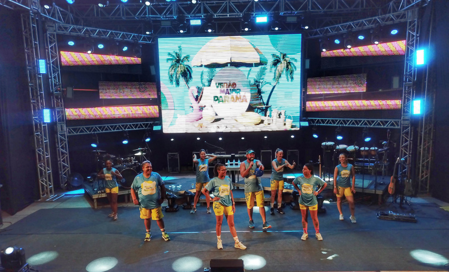 Dupla George Henrique & Rodrigo e Trio Parada Dura agitaram noite de sábado no Litoral