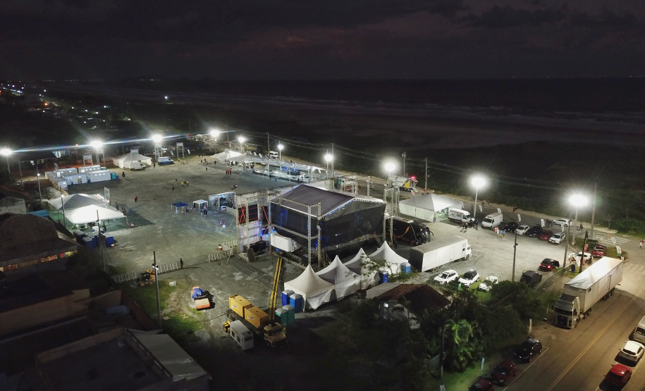 Edson & Hudson e Jeann & Julio encerram primeira semana de shows gratuito no Litoral