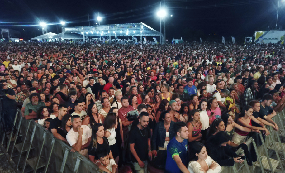 Edson & Hudson e Jeann & Julio encerram primeira semana de shows gratuito no Litoral