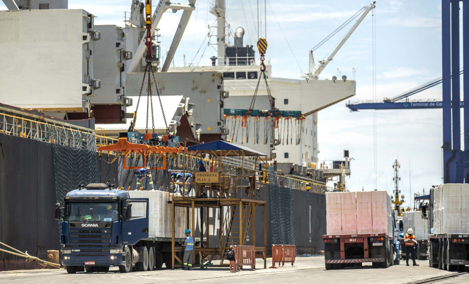 Comunidade portuária do Paraná alcança novo recorde histórico de movimentação