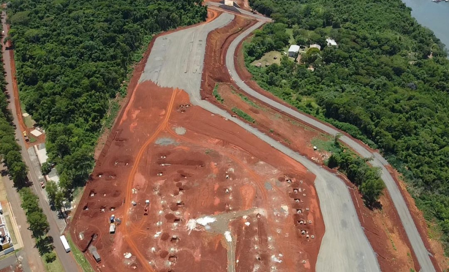 Viaduto da BR-277 ganha forma na nova Perimetral Leste em Foz do Iguaçu [DM]