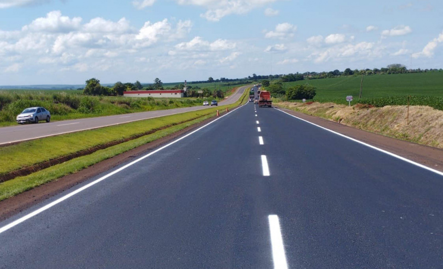 Rodovia entre Maringá e Peabiru recebe obras de conservação no pavimento e pintura