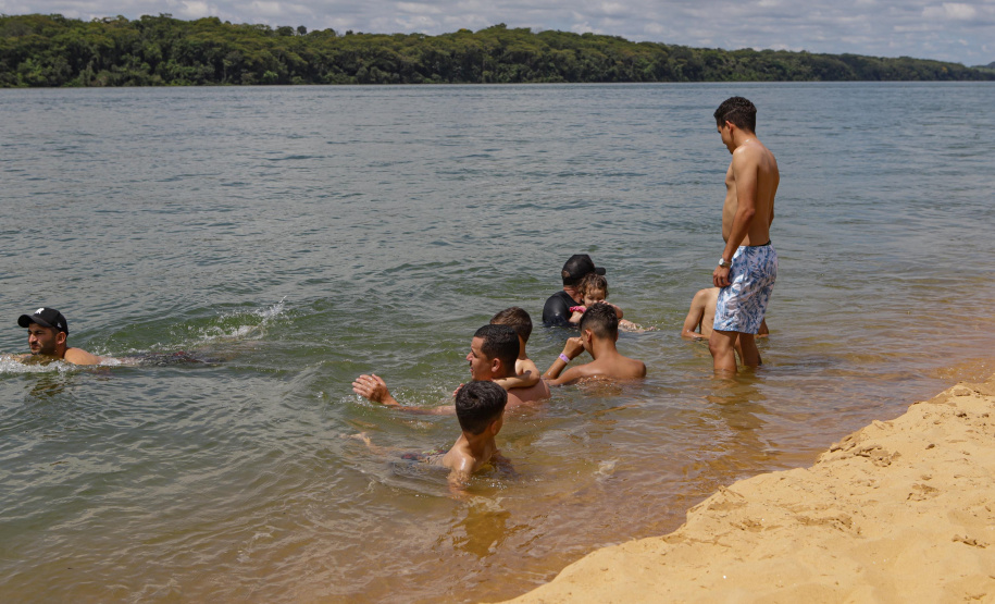 PORTO RICO - Estado amplia opções de lazer a veranistas que visitam praias do Noroeste