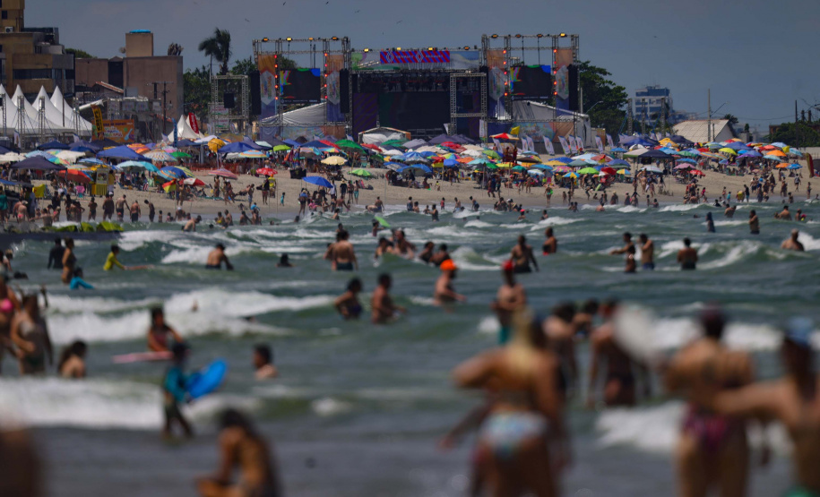 Boletim registra 62 pontos próprios para banho e prática de atividades esportivas no Litoral