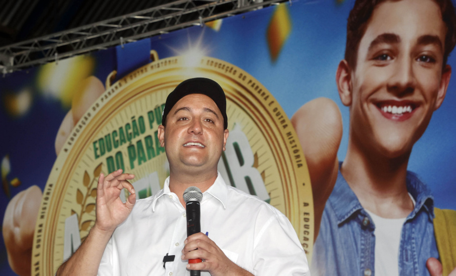 O governador Carlos Massa Ratinho Junior entregou nesta terça-feira (31) uma remessa de 77.300 equipamentos de informática que serão distribuídos pela Secretaria de Estado da Educação (Seed) às escolas da rede estadual de ensino.