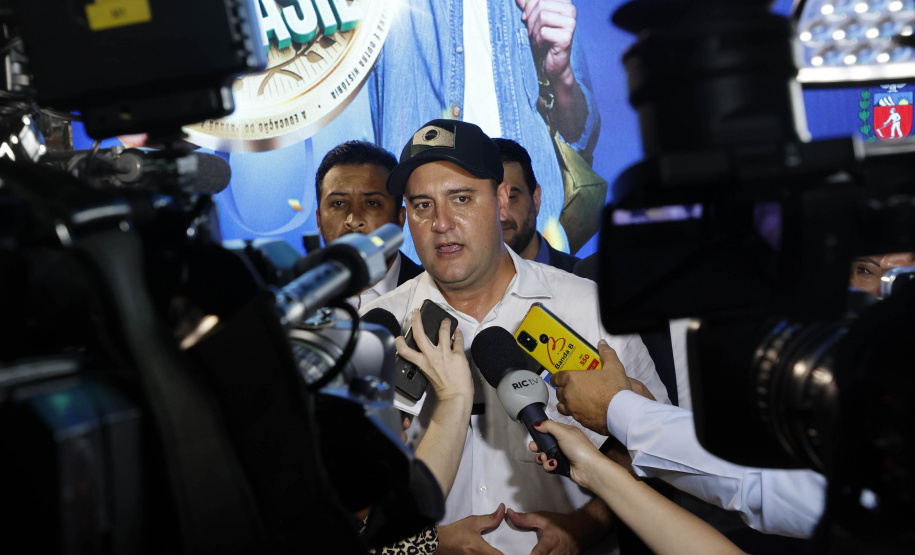 O governador Carlos Massa Ratinho Junior entregou nesta terça-feira (31) uma remessa de 77.300 equipamentos de informática que serão distribuídos pela Secretaria de Estado da Educação (Seed) às escolas da rede estadual de ensino.