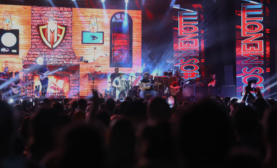 Show de Cesar Menoti e Fabiano em matinhos.Foto:Ari Dias/AEN