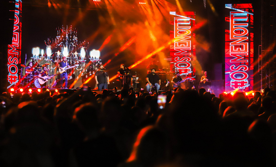 Show de Cesar Menoti e Fabiano em matinhos.Foto:Ari Dias/AEN