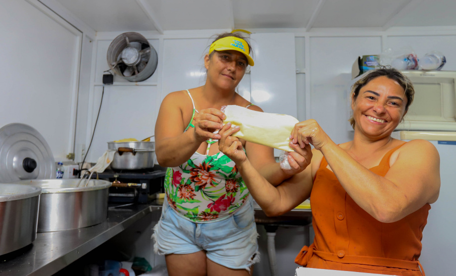 Show de Cesar Menoti e Fabiano em matinhos.Foto:Ari Dias/AEN