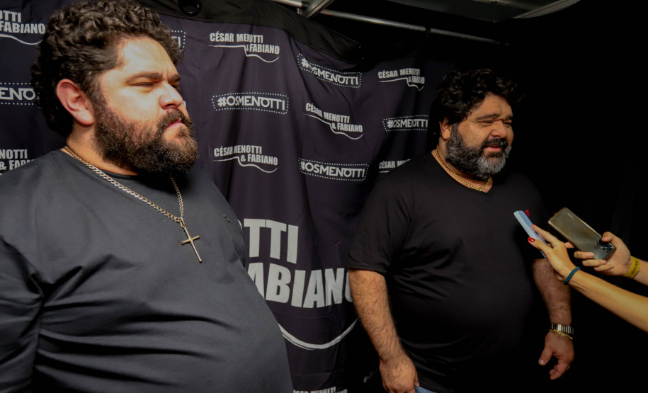 Show de Cesar Menoti e Fabiano em matinhos.Foto:Ari Dias/AEN