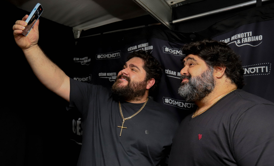 Show de Cesar Menoti e Fabiano em matinhos.Foto:Ari Dias/AEN