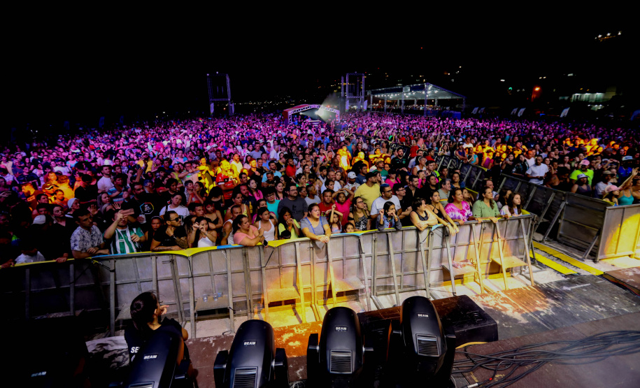 Show de Cesar Menoti e Fabiano em matinhos.Foto:Ari Dias/AEN