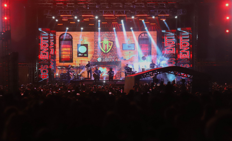 Show de Cesar Menoti e Fabiano em matinhos.Foto:Ari Dias/AEN