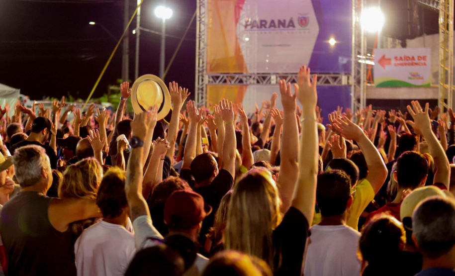 Shows no Litoral: sertanejo e forró embalam fim de semana em Matinhos e Pontal do Paraná