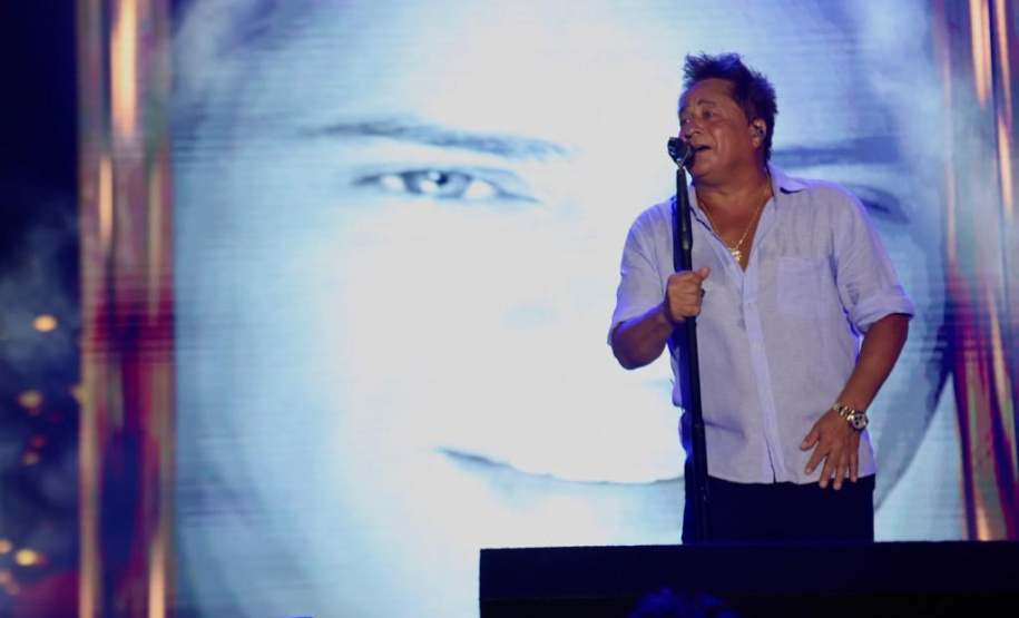 Praias de Matinhos e Pontal lotam durante shows de Leonardo e da dupla Bruno & Barretto