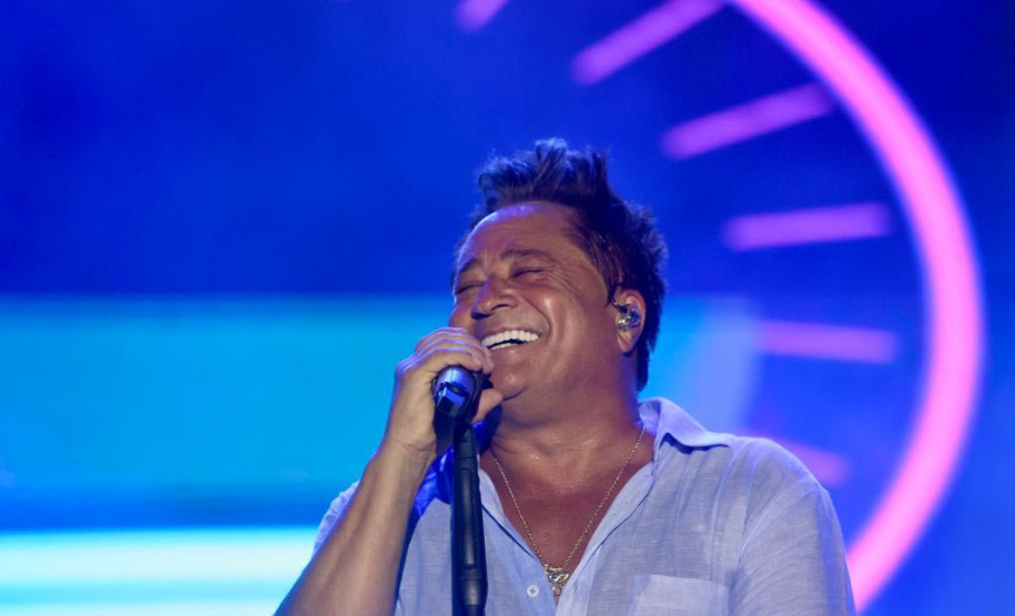 Praias de Matinhos e Pontal lotam durante shows de Leonardo e da dupla Bruno & Barretto