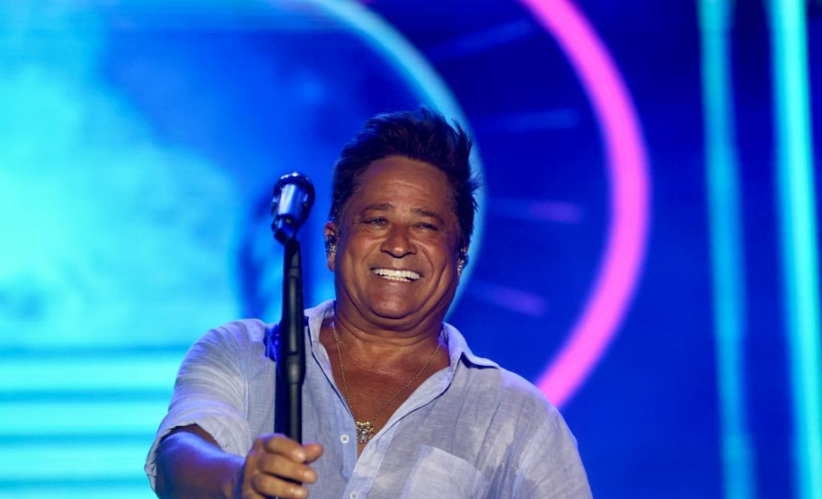 Praias de Matinhos e Pontal lotam durante shows de Leonardo e da dupla Bruno & Barretto