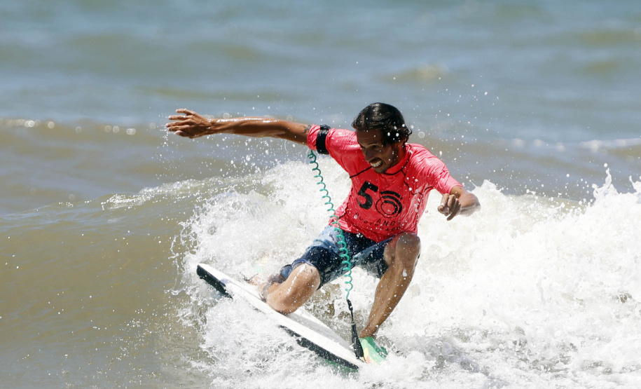 1ª etapa do Circuito Paranaense de Bodyboarding movimentou as areias de Guaratuba no fim de semana