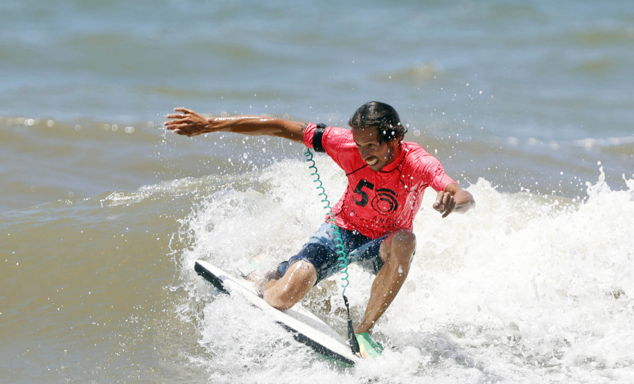 1ª etapa do Circuito Paranaense de Bodyboarding movimentou as areias de Guaratuba no fim de semana