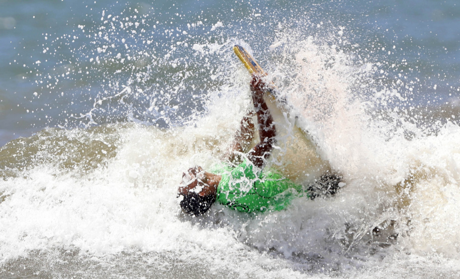 1ª etapa do Circuito Paranaense de Bodyboarding movimentou as areias de Guaratuba no fim de semana