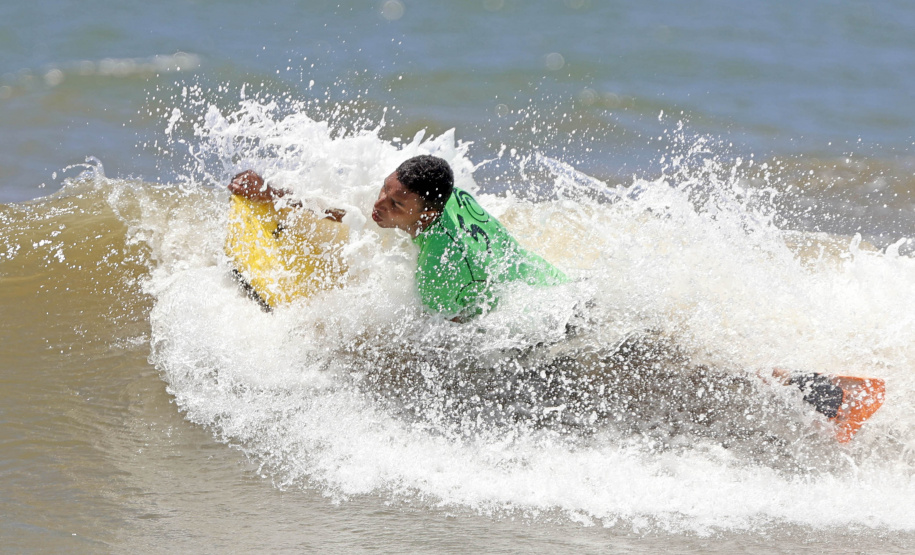1ª etapa do Circuito Paranaense de Bodyboarding movimentou as areias de Guaratuba no fim de semana