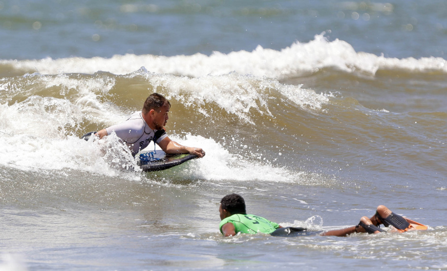 1ª etapa do Circuito Paranaense de Bodyboarding movimentou as areias de Guaratuba no fim de semana