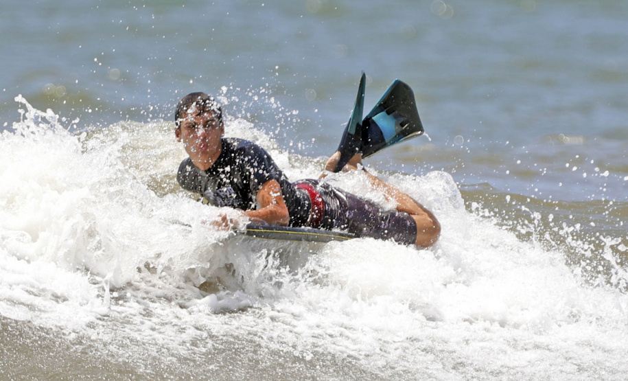 1ª etapa do Circuito Paranaense de Bodyboarding movimentou as areias de Guaratuba no fim de semana