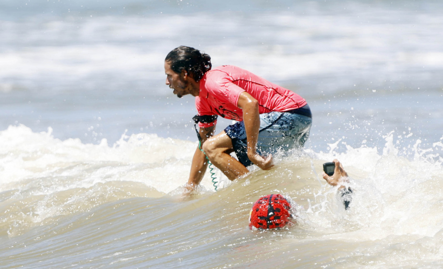1ª etapa do Circuito Paranaense de Bodyboarding movimentou as areias de Guaratuba no fim de semana