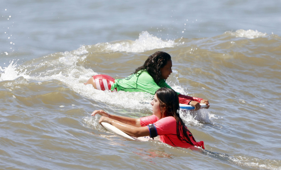 1ª etapa do Circuito Paranaense de Bodyboarding movimentou as areias de Guaratuba no fim de semana