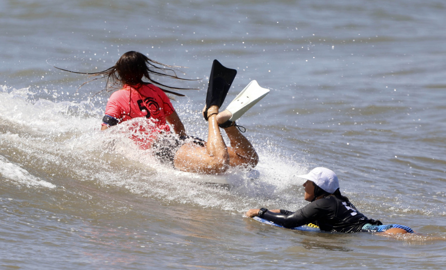1ª etapa do Circuito Paranaense de Bodyboarding movimentou as areias de Guaratuba no fim de semana