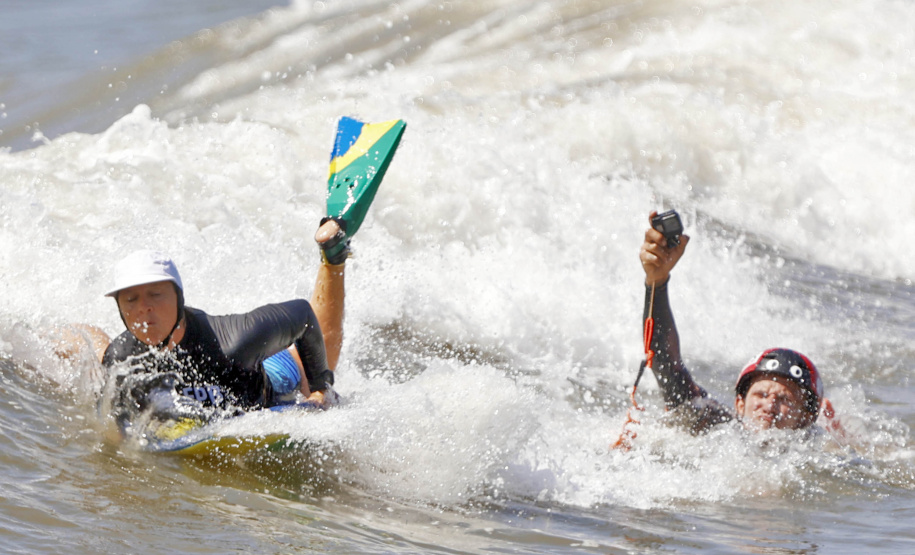 1ª etapa do Circuito Paranaense de Bodyboarding movimentou as areias de Guaratuba no fim de semana