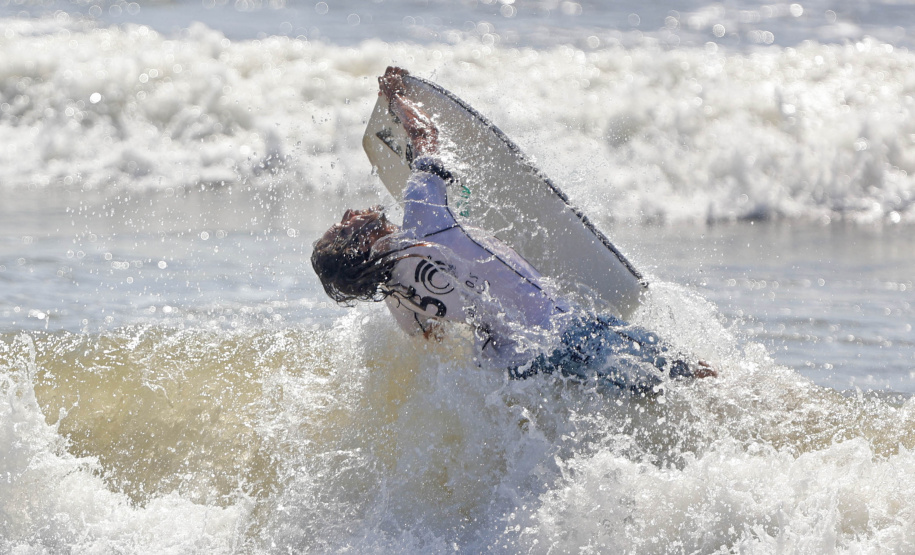 1ª etapa do Circuito Paranaense de Bodyboarding movimentou as areias de Guaratuba no fim de semana