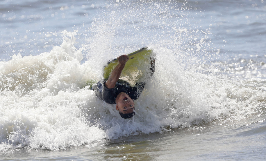 1ª etapa do Circuito Paranaense de Bodyboarding movimentou as areias de Guaratuba no fim de semana