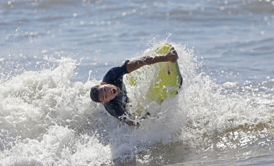 1ª etapa do Circuito Paranaense de Bodyboarding movimentou as areias de Guaratuba no fim de semana