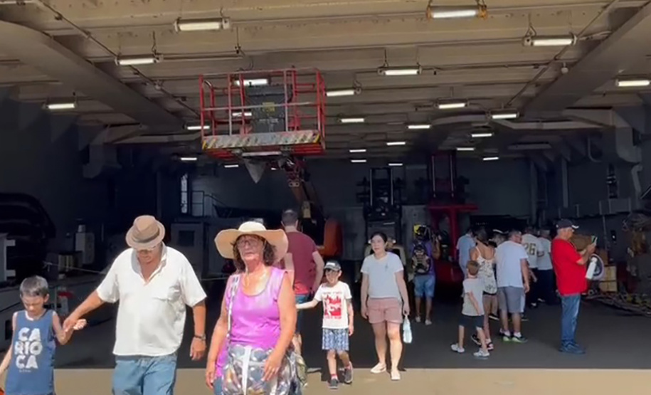 Mais de 3,5 mil pessoas visitam embarcações da Marinha no Porto de Paranaguá
