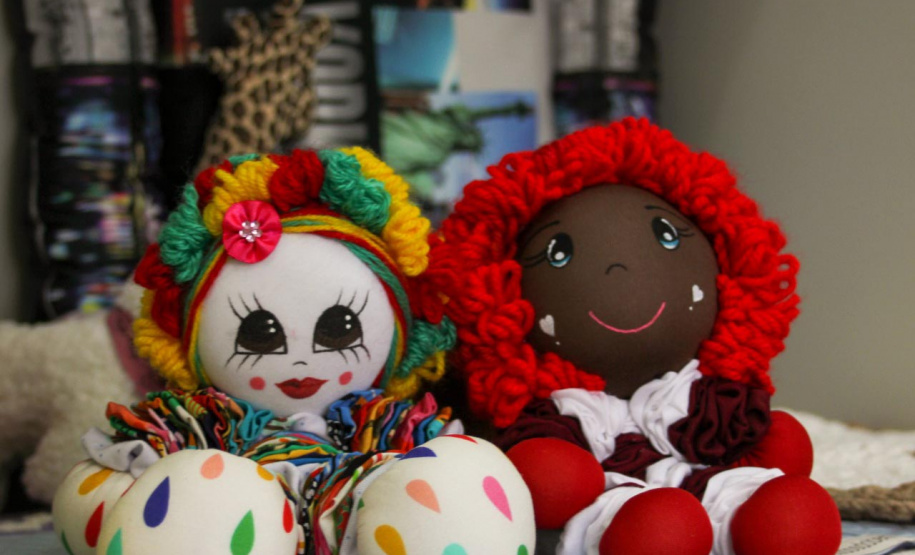 Pessoas privadas de liberdade fabricam brinquedos doados durante o Verão Maior Paraná