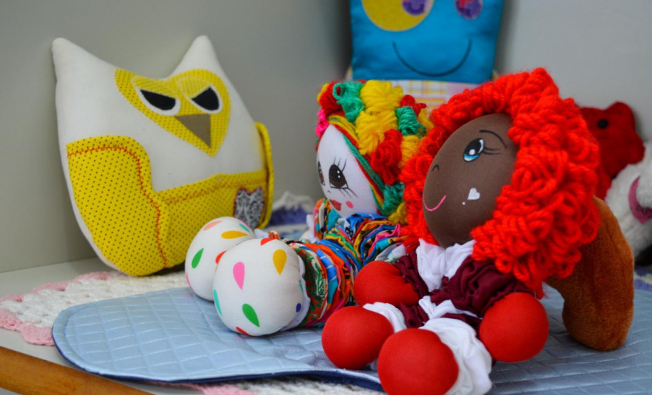 Pessoas privadas de liberdade fabricam brinquedos doados durante o Verão Maior Paraná